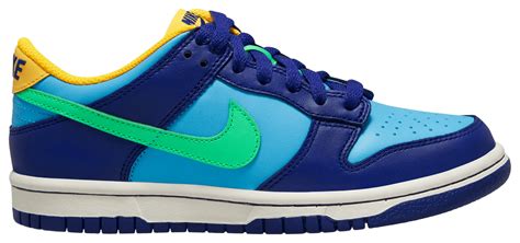 Nike low dunks foot locker